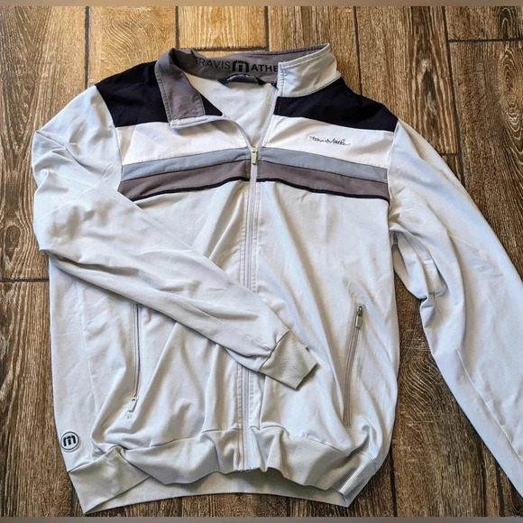 Travis Mathew Bundle - Picture 7 of 12